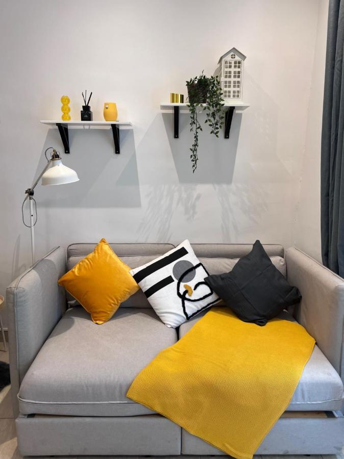 Cozy Market-Square Retreat Located In The Heart Of The 10Th District Wenen Buitenkant foto