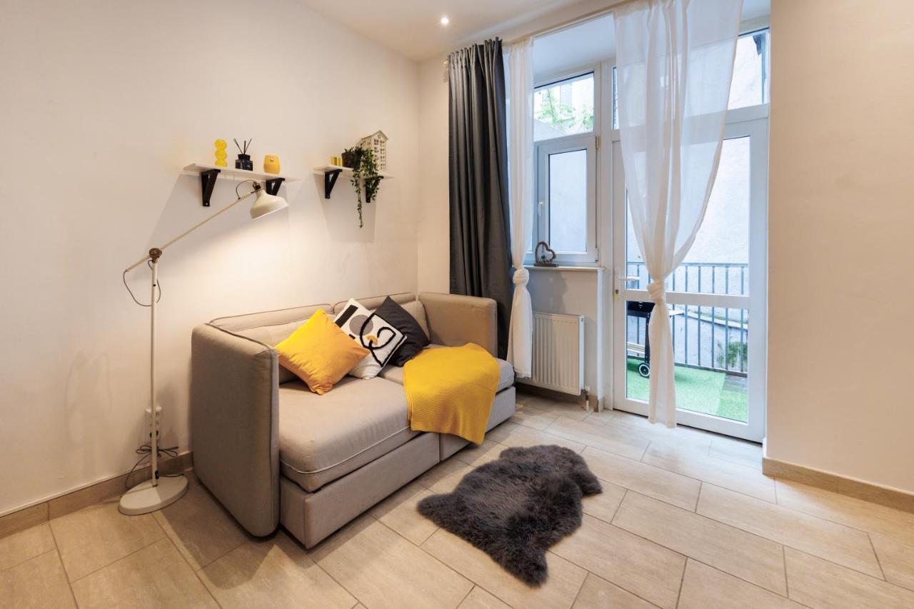 Cozy Market-Square Retreat Located In The Heart Of The 10Th District Wenen Buitenkant foto